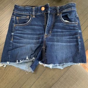 American Eagle Jean shorts Size 4 GREAT CONDITION